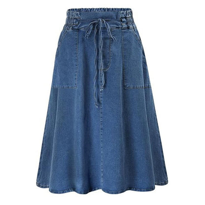 high waist denim skirt outfit with sneakers
