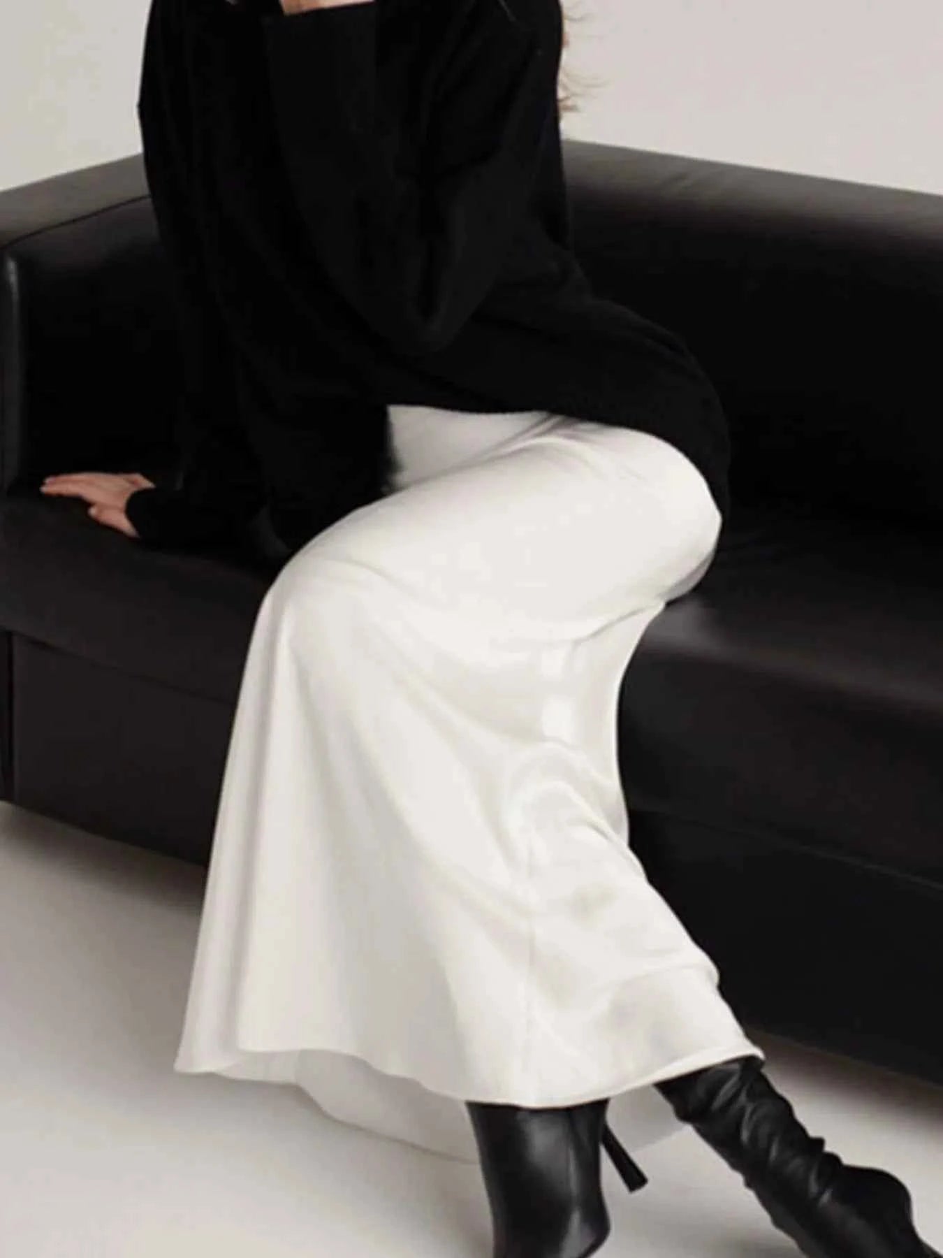 High-Waisted Maxi Skirt - Flowy Comfort & Chic Style