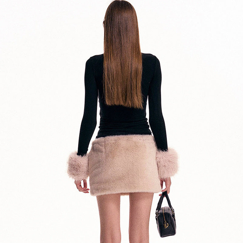 model posing in cute puppy long sleeve crop top street style