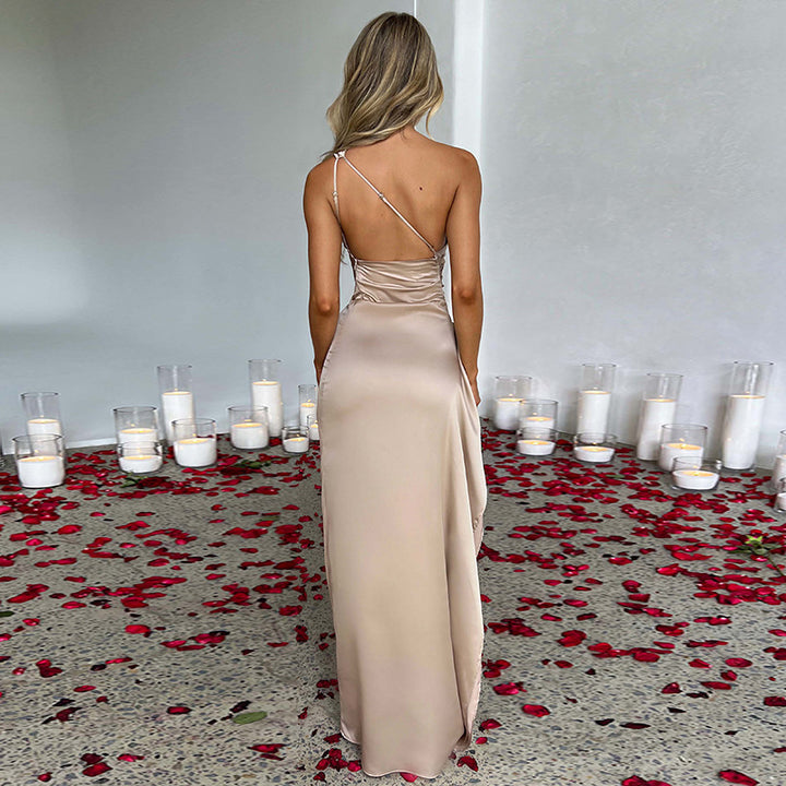 Backless slit evening dress with one-shoulder silhouette