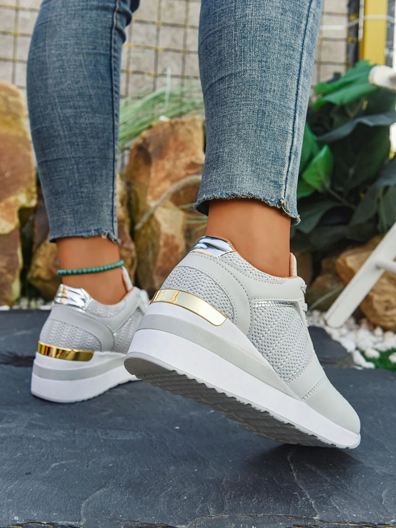 Airy Mesh Comfort Sneakers for All Seasons

