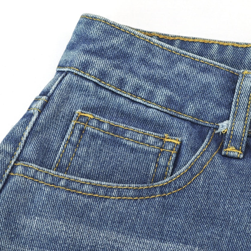 Ankle-length straight-leg jeans in blue denim, your go-to for polished looks.