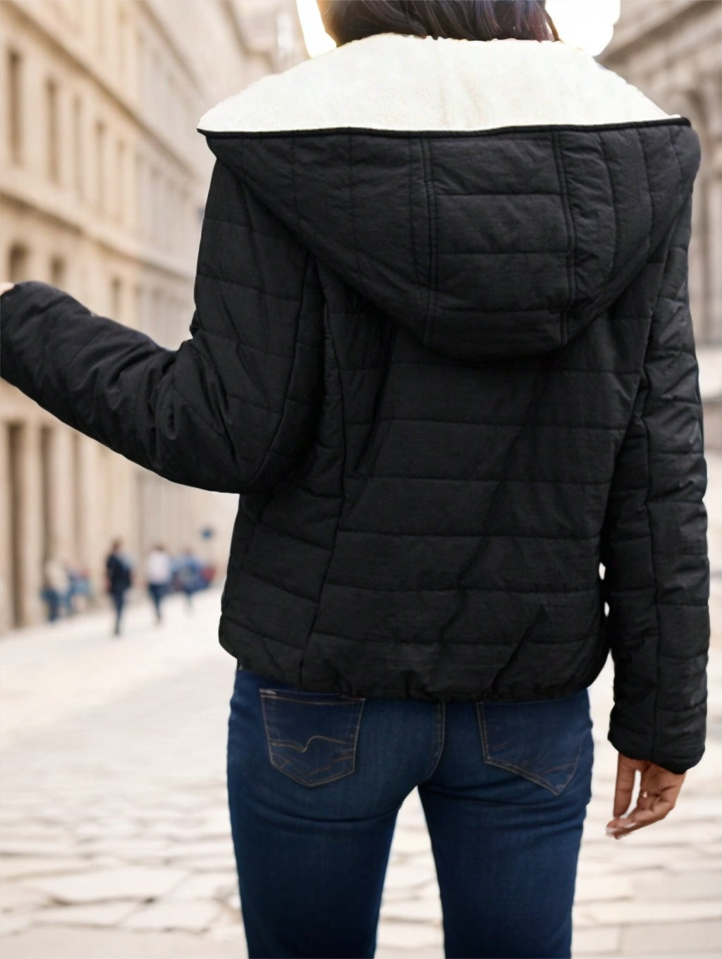 Black women’s padded coat – cozy collar, zipped pockets, clean lines