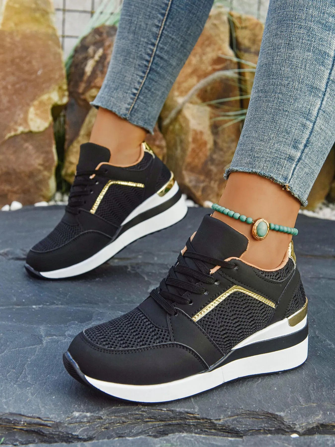 Breathable Sneakers – Perfect for Walking & Travel

