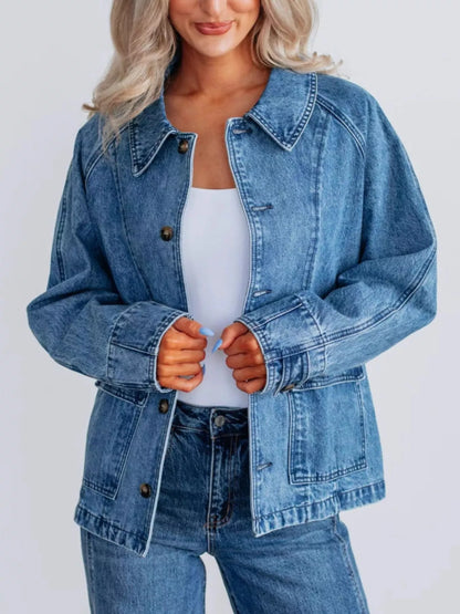 Button Up Raglan Sleeve Denim Women’s Jacket – Buttoned pockets close-up