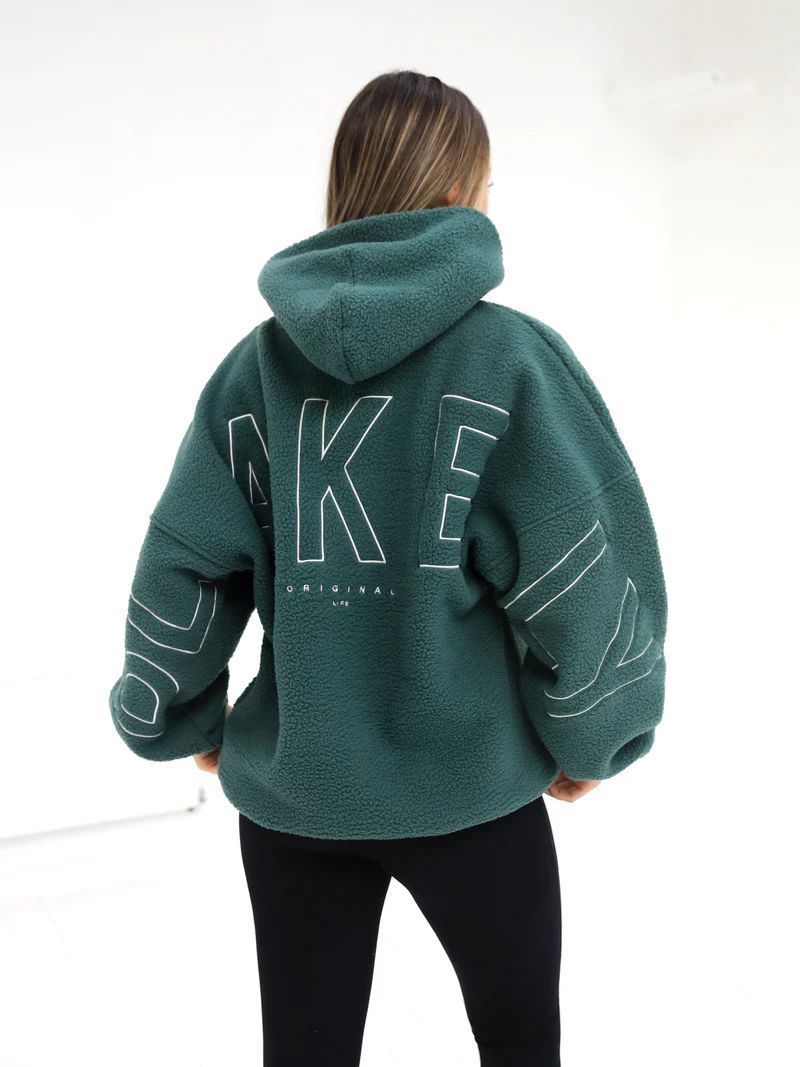 Casual British-Style Embroidered Fleece Coat with Pockets – Cozy Comfort

