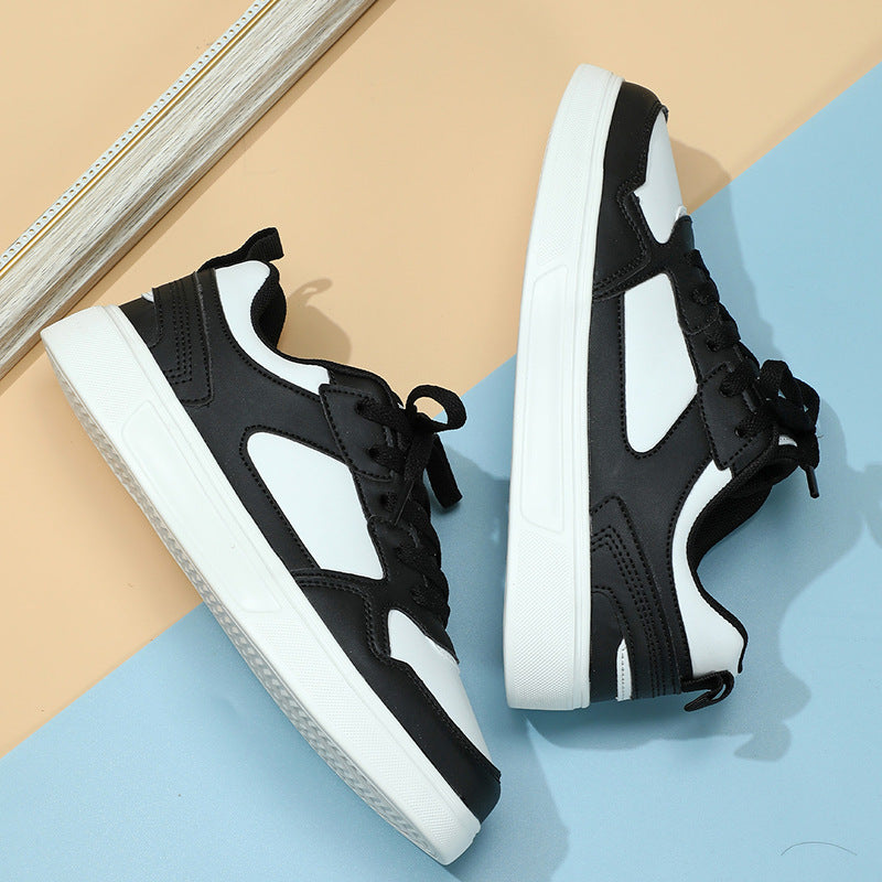 Casual streetwear skate shoes in black and white combo

