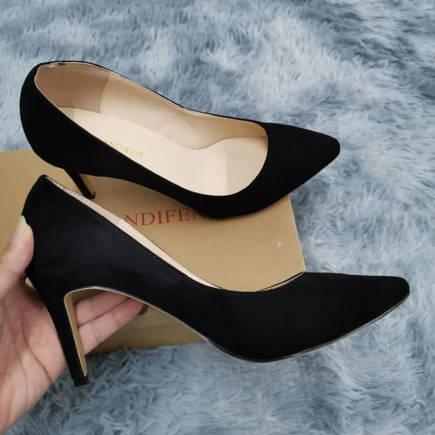 Classic pumps – timeless 8 cm stilettos with soft lining