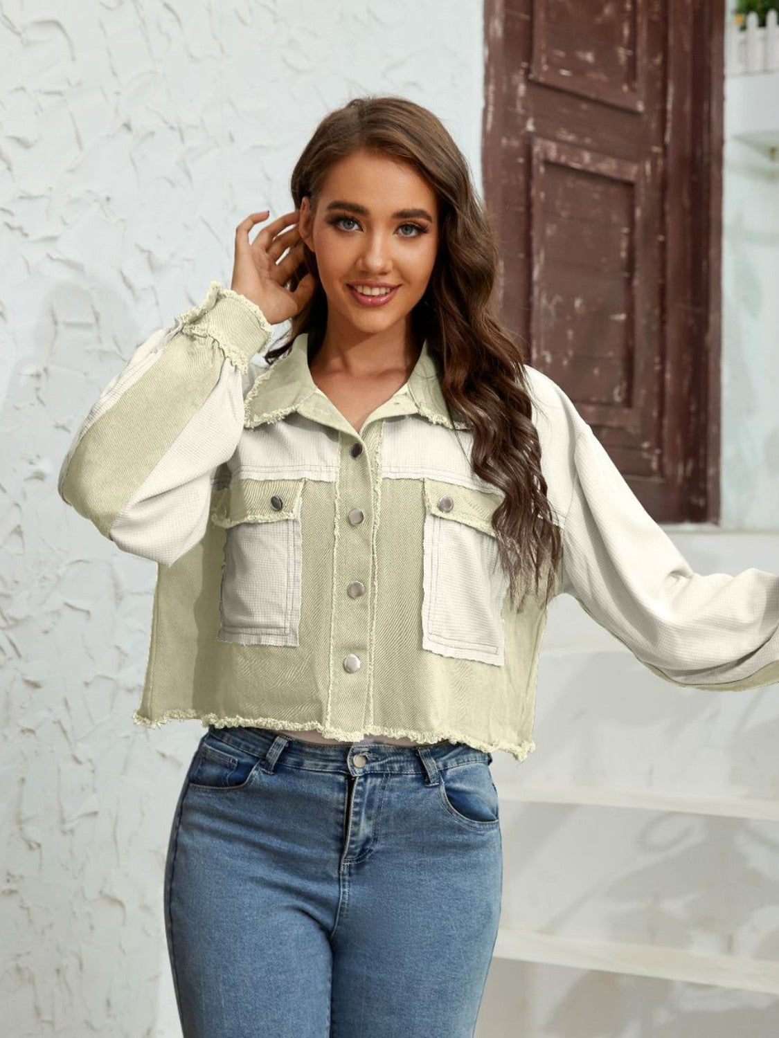 Cropped Polyester Jacket with Bold Color Block Design – A Stylish Statement Piece for Women’s Casual Wardrobe

