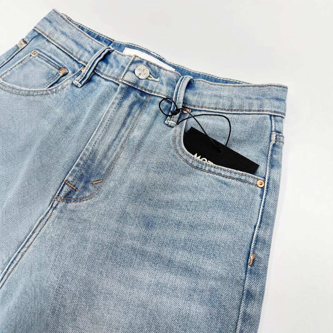 Women’s hipster denim with high waist and cropped length

