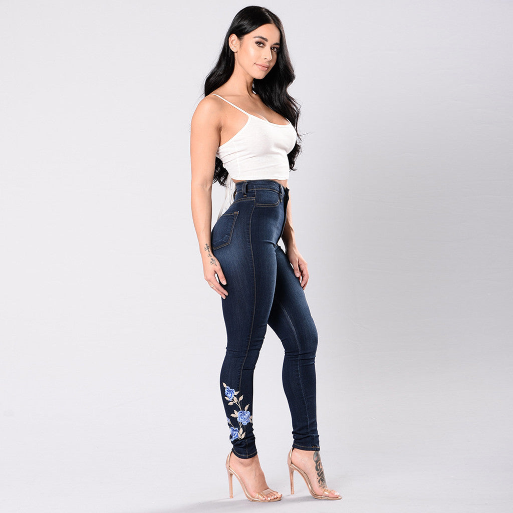 Detail shot of 91% cotton fabric and 9% spandex blend for comfort.


