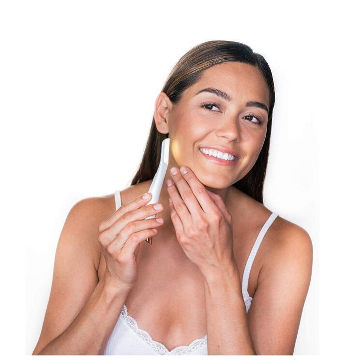 Flawless Dermaplane Glo Ladies Shaver - Smooth Skin Now