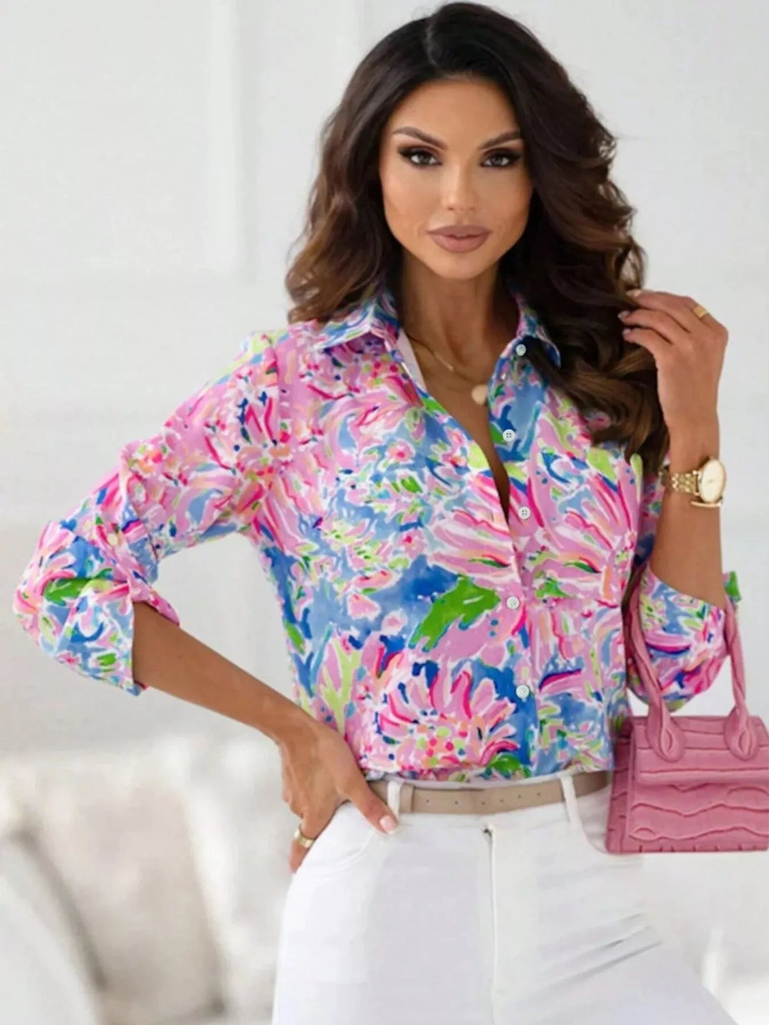 Floral Print Button-Down Shirt Styled with Jeans – Casual Chic Wardrobe Staple (76 characters)