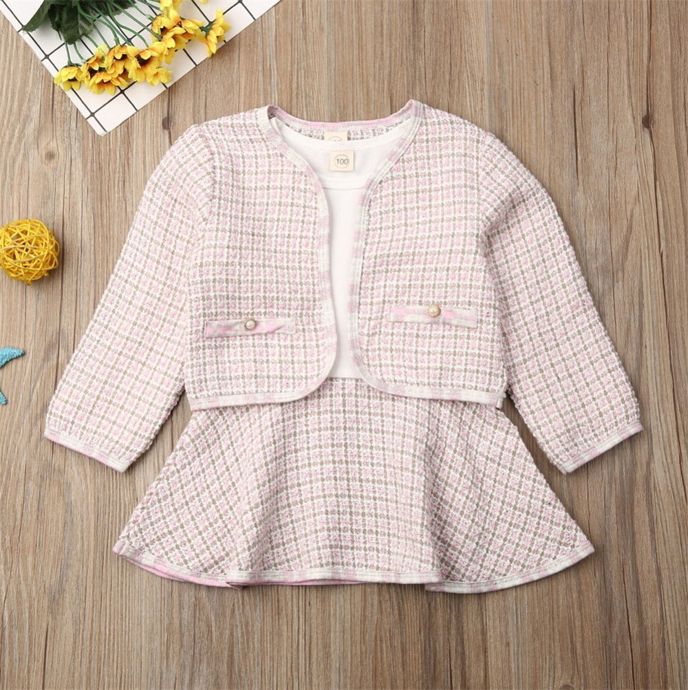 From Thanksgiving to Valentine’s Day, this Girls Plaid Fall Two-Piece Set suits every festive occasion.

