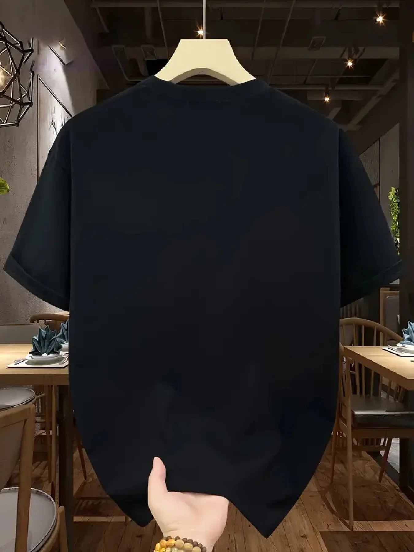 Men's fashionable casual 100% pure cotton T-shirt with Calvin print, round neck, and relaxed loose fit.