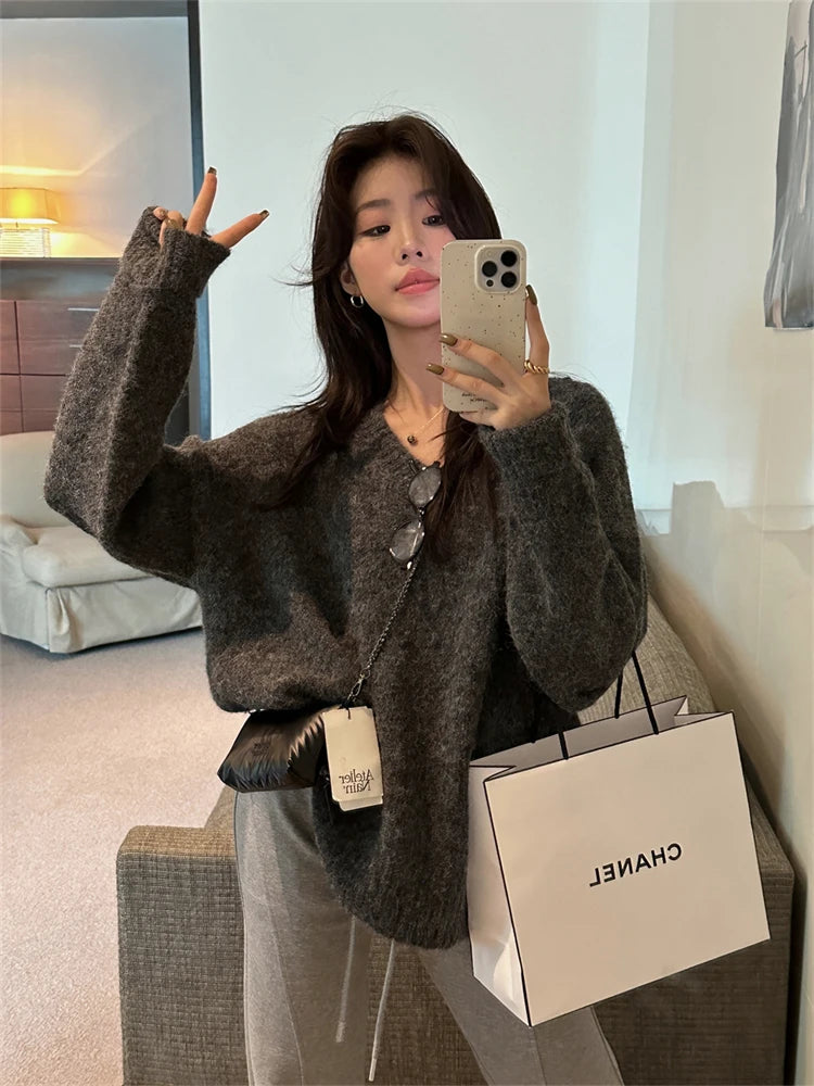 Minimalist Women's Sweater V-Neck Soft Comfortable Lightweight Fabric High Stretch Loose Fit Casual Elegant Everyday Pullover All Season Versatile
