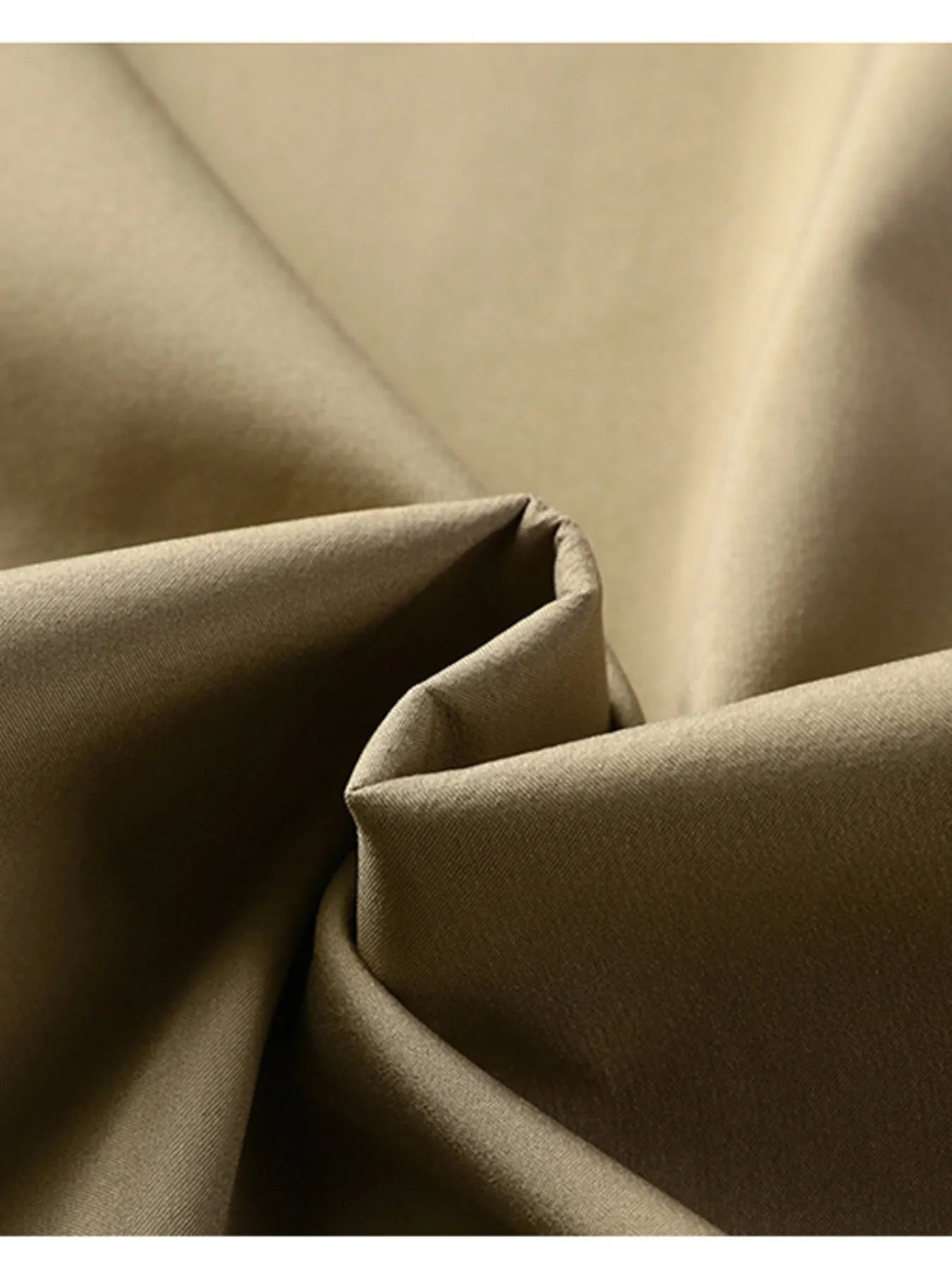 Mountain Hike: Polyester Zipper Jacket Tackling Rocky Terrain

