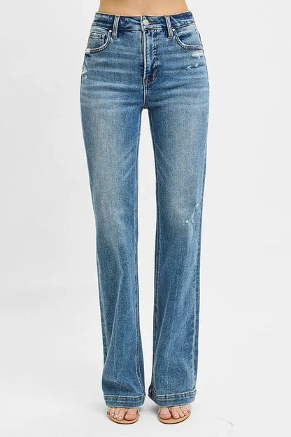 Plus Size Bootcut Jeans – Boot-Friendly Hem Close-Up