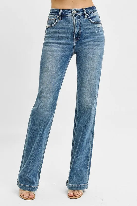Plus Size Bootcut Jeans – Curve-Sculpting Side Profile