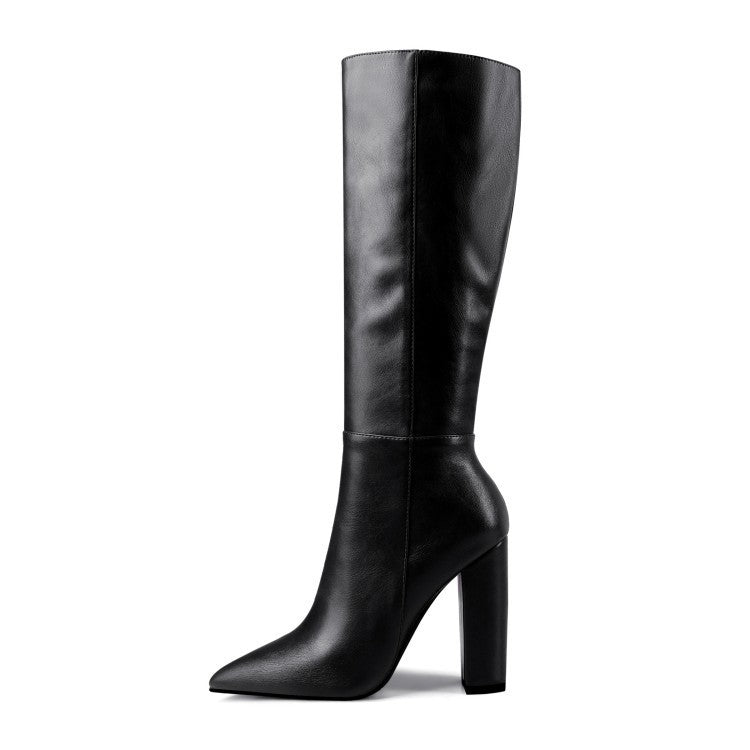 "Pointed toe boots size comparison worn by models in sizes 36 and 40"
