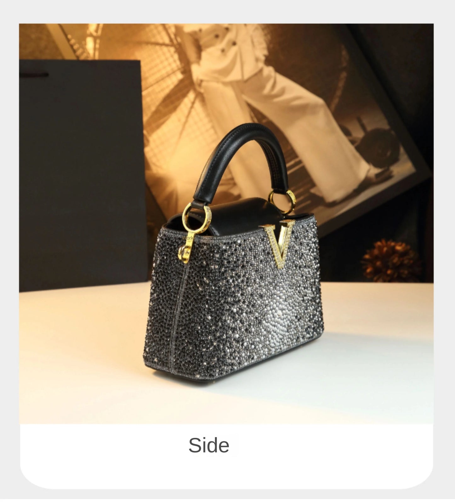 Genuine Leather V-Accent Crossbody – 21×13 cm