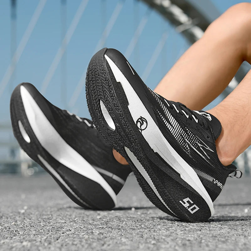 men's running shoes flexible EVA insole close-up for shock absorption during light running under 5 km
