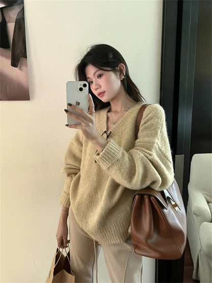 Women's V-Neck Minimalist   – Lightweight Comfort