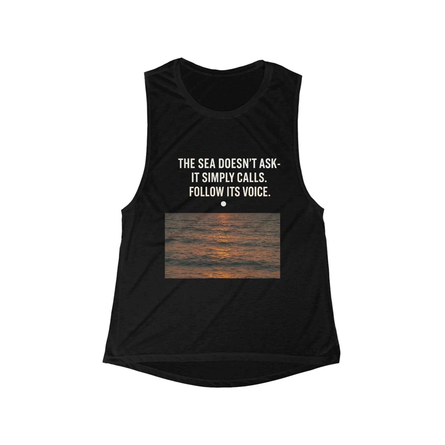 Side-seamed_women_s_tank_top_with_relaxed_fit_ideal_for_yoga_or_beach.