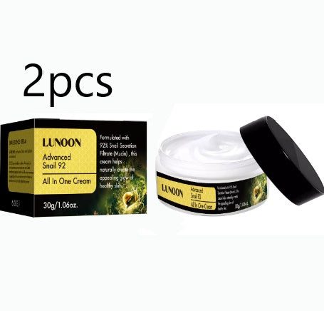 Snail Cream’s rich texture rejuvenates skin with every use.