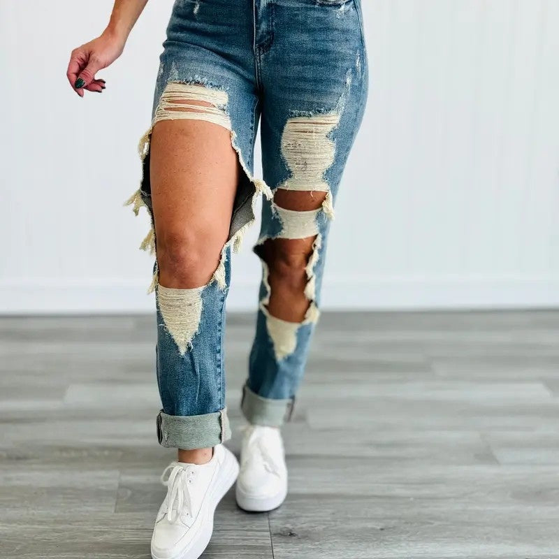 Straight-leg ankle-length jeans crafted from cotton denim for effortless style.