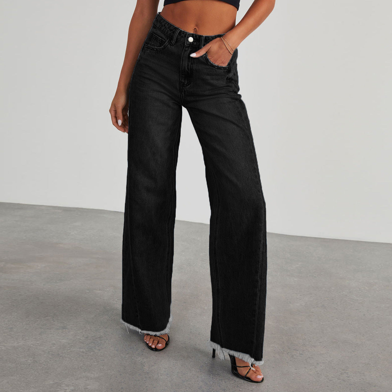 Stylish Slim Fit Denim Pants in Black for Modern Outfits


