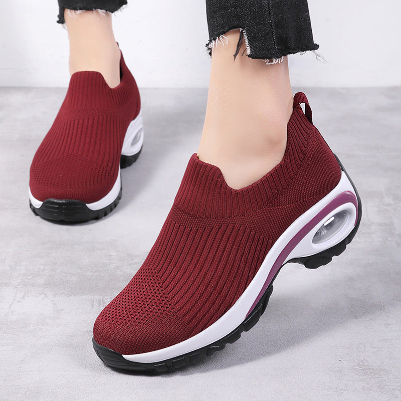 Versatile athletic shoes for women in solid colors

