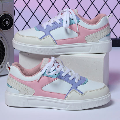 White and green couple street sneakers for everyday outfits

