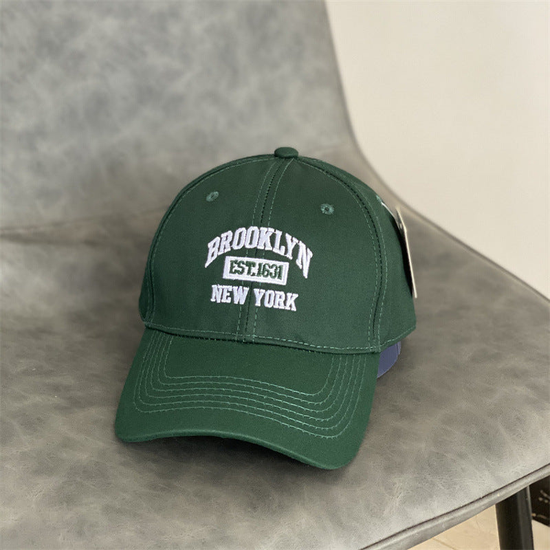 Women’s Japanese Vintage Casual Hat – red pop of color street look