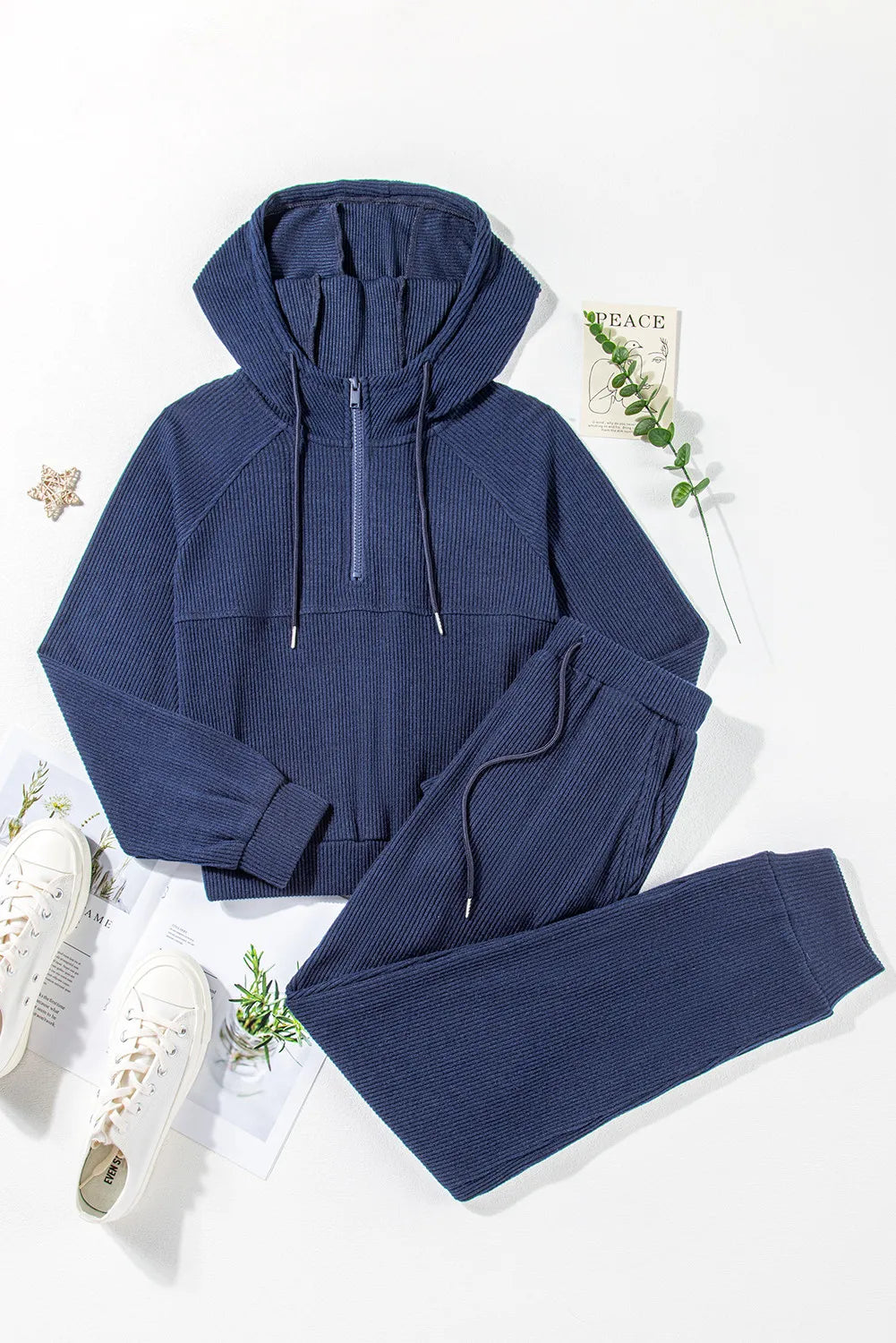 Women's activewear set: breathable, stretchy, and effortlessly cool.