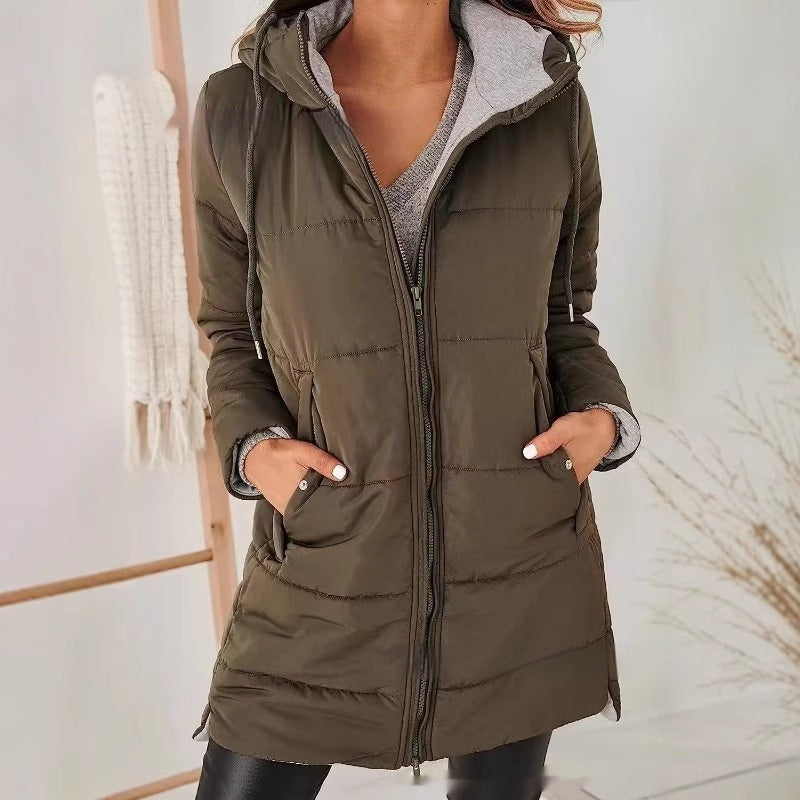 Women’s hooded cotton jacket in army green – practical pockets and sleek lines