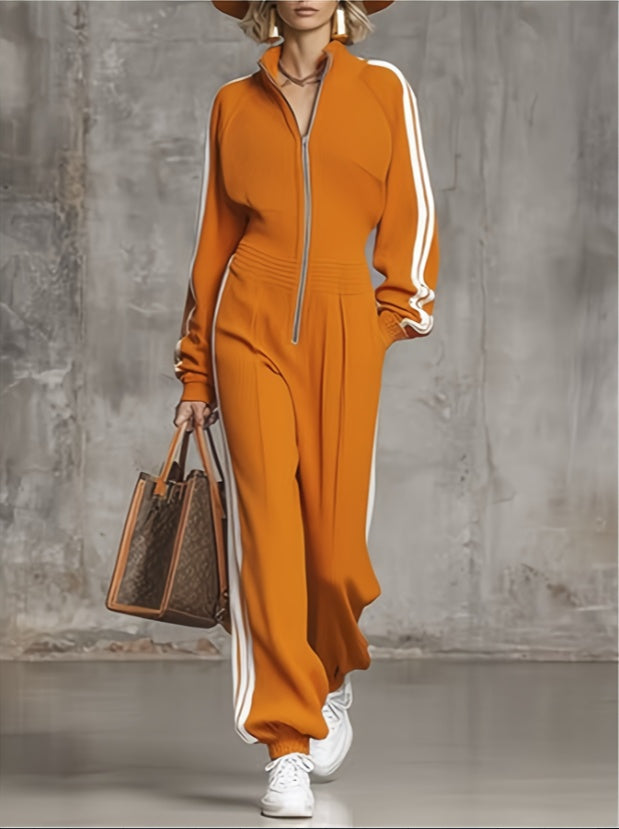 Sporty lounge set women modern relaxed silhouette indoors