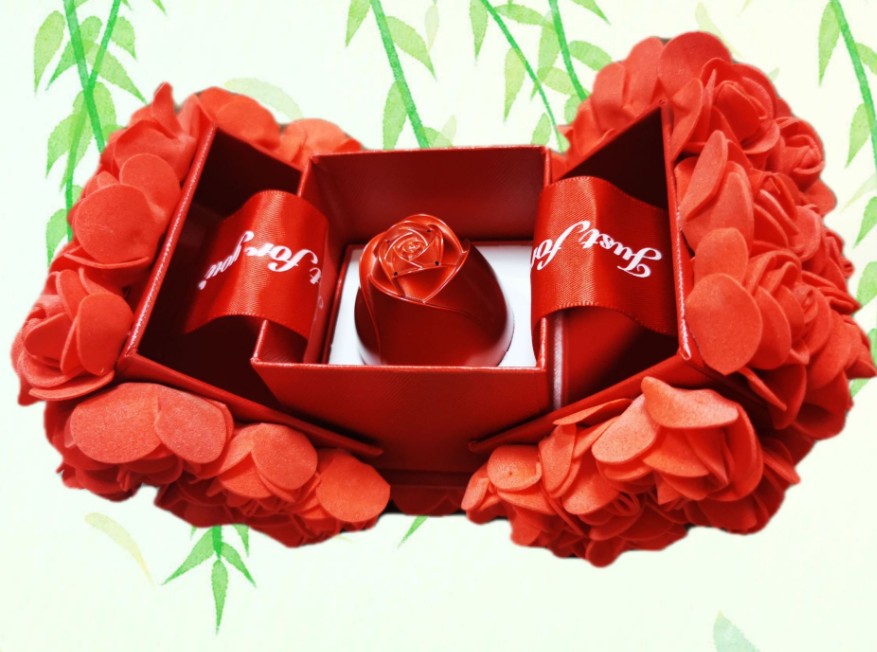 Metal Rose Necklace Gift Box for Valentine Jewelry Love