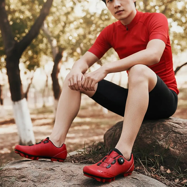 "breathable cycling shoes men with latex insole closeup"
