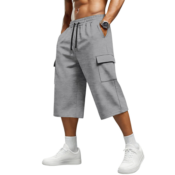Men’s wide cargo shorts with adjustable waist, clean side pocket design and comfortable relaxed everyday fit
