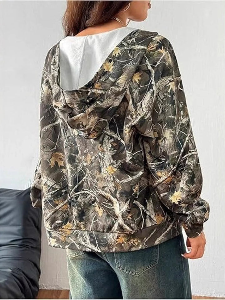 women vintage zip hoodie relaxed silhouette modern street look
