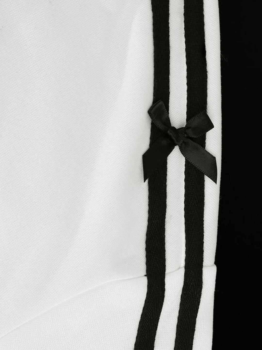 fa5437073890490bb7083e4298564dd7-Max