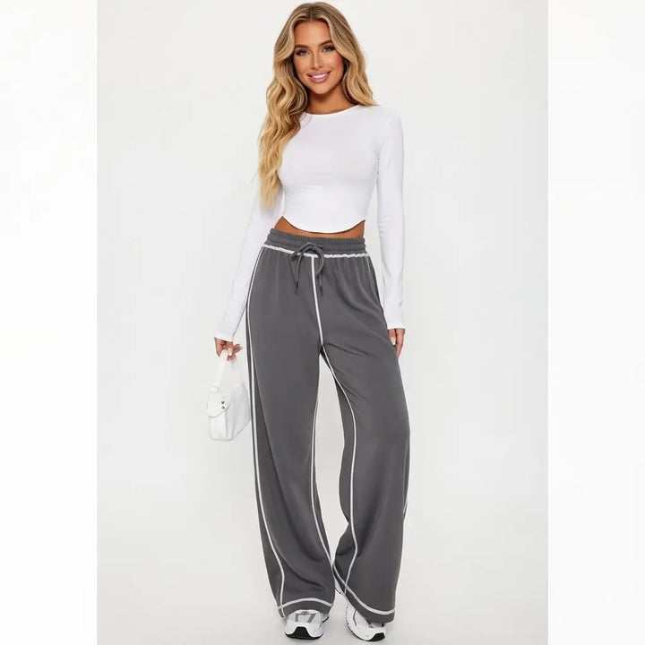 women’s cotton wide leg sweatpants airport casual outfit styling