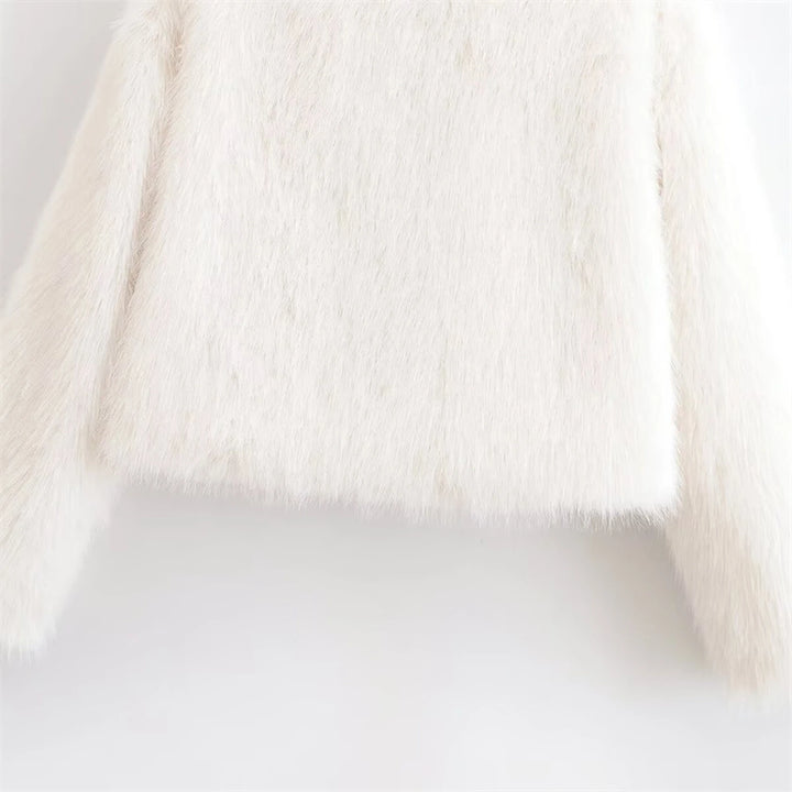 Close-up of the white jacket&