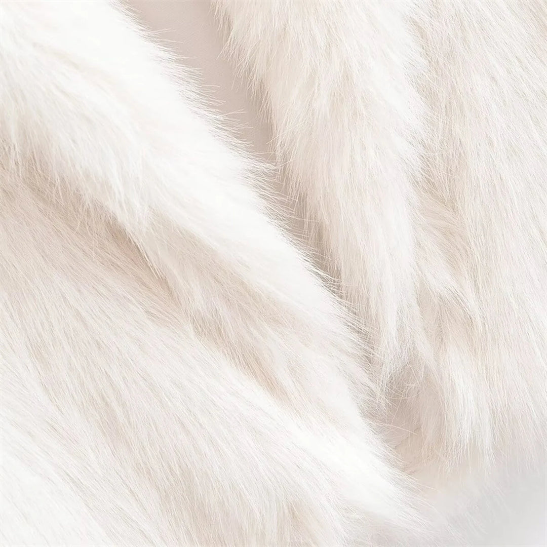 Close-up of the white jacket&