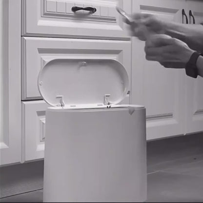 Stainless steel vegetable peeler close-up – ultra-sharp single head blade