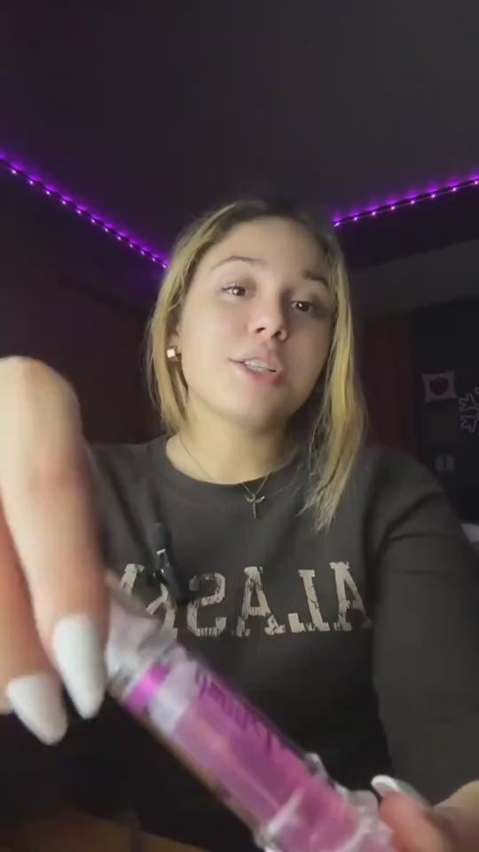 Liquid lipstick “lip honey” look – juicy, high-shine color that layers over liner for selfie-ready lips