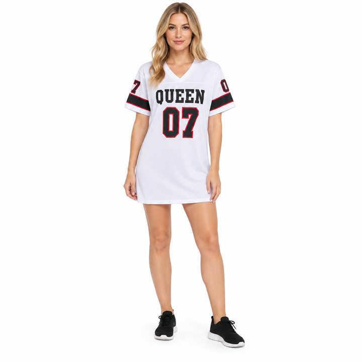 Graphic t shirt dress in white with QUEEN 07 print, V-neck and short striped sleeves on a full-body model.